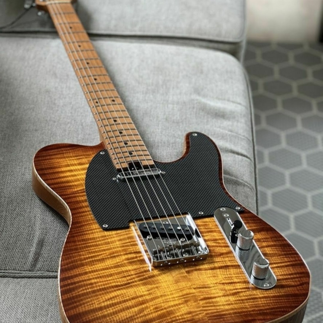 soloking-mt1-fm-artisan-flame-top-in-honeyburst-guitarra-electrica-telecaster-1287