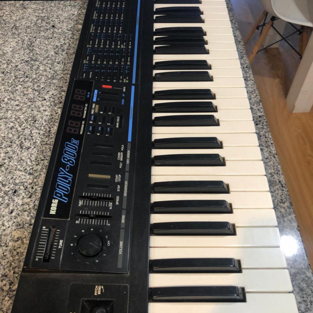 korg-poly-800-ii-sintetizador