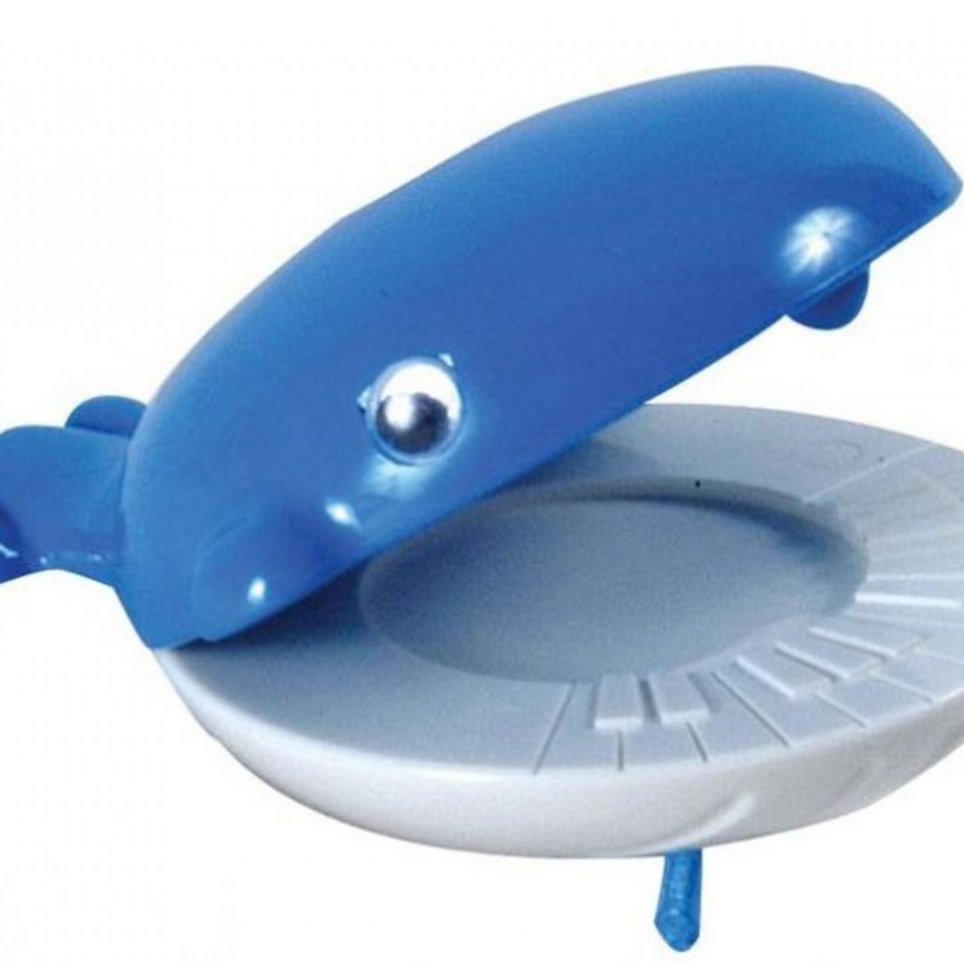 bambina-bambina-castanet-whale-castanuela-ballena-