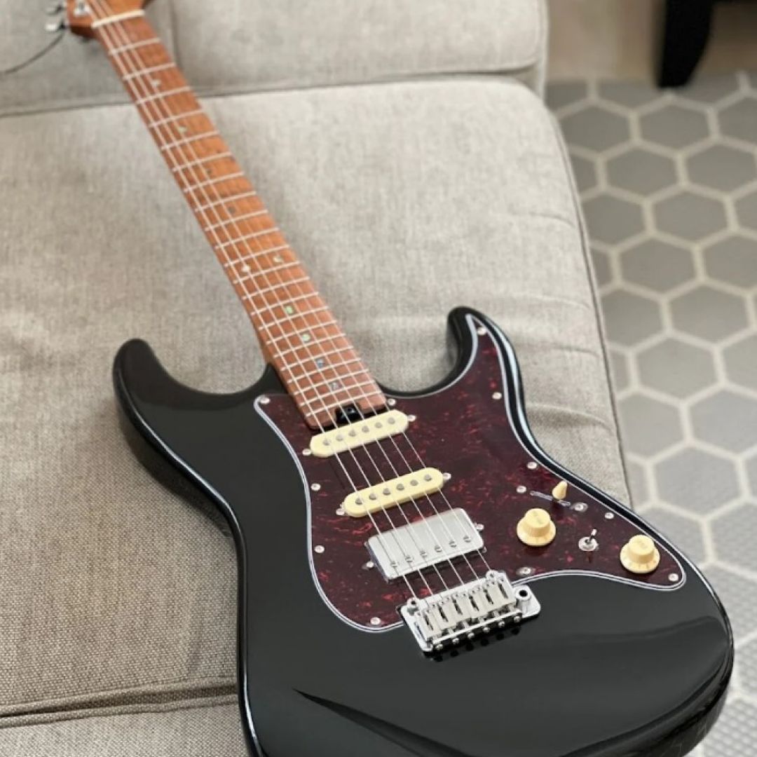 soloking-ms-11-classic-with-roasted-flame-maple-neck-in-black-nafiri-special-run-guitarra-electrica-6141
