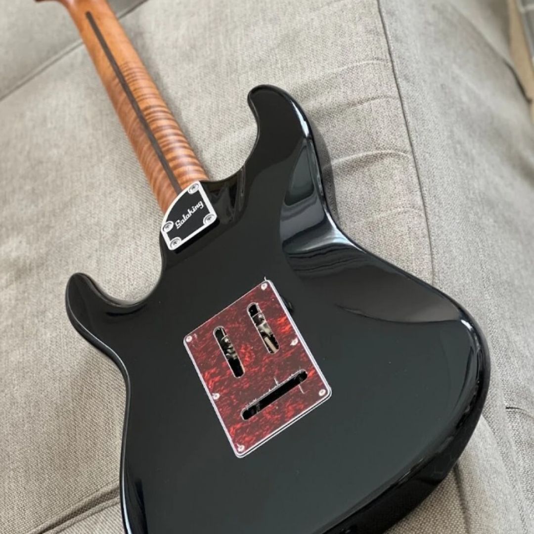 soloking-ms-11-classic-with-roasted-flame-maple-neck-in-black-nafiri-special-run-guitarra-electrica-6141